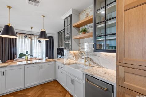 230 Dwyer San Antonio TX 78204