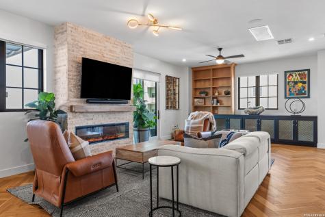 230 Dwyer San Antonio TX 78204