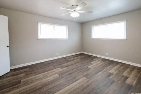 223 W Silver Sands San Antonio TX 78216