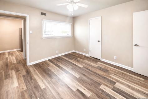 223 W Silver Sands San Antonio TX 78216