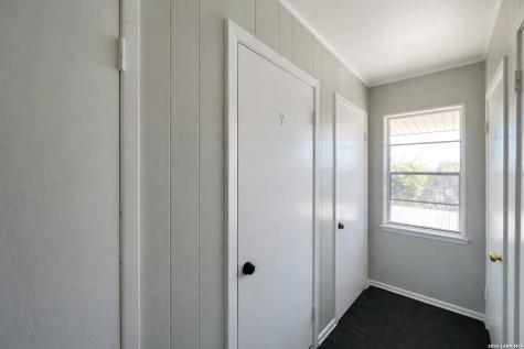 223 W Silver Sands San Antonio TX 78216