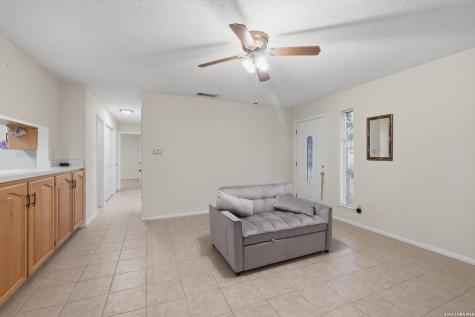 1051 Country Club Drive Seguin TX 78155