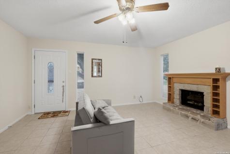 1051 Country Club Drive Seguin TX 78155