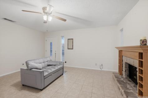 1051 Country Club Drive Seguin TX 78155