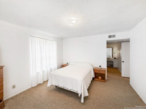 1819 Babcock San Antonio TX 78229