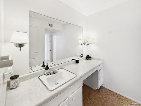 1819 Babcock San Antonio TX 78229