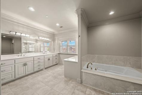 521 Guadalupe Street Kerrville TX 78028