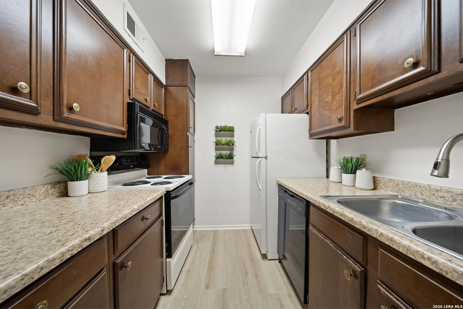 8702 Village Drive San Antonio TX 78217