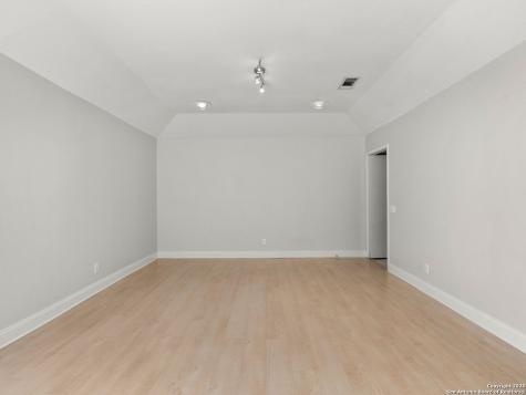 8033 N New Braunfels San Antonio TX 78209