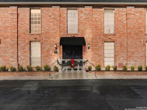 8033 N New Braunfels San Antonio TX 78209