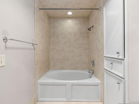 8033 N New Braunfels San Antonio TX 78209