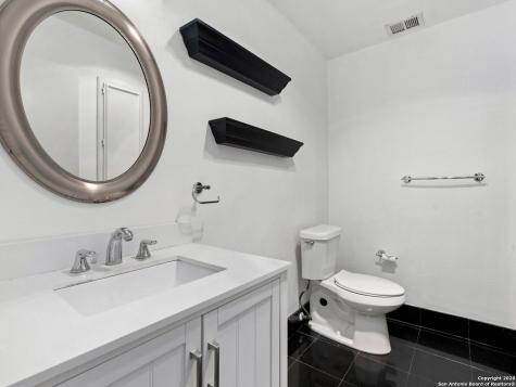 8033 N New Braunfels San Antonio TX 78209