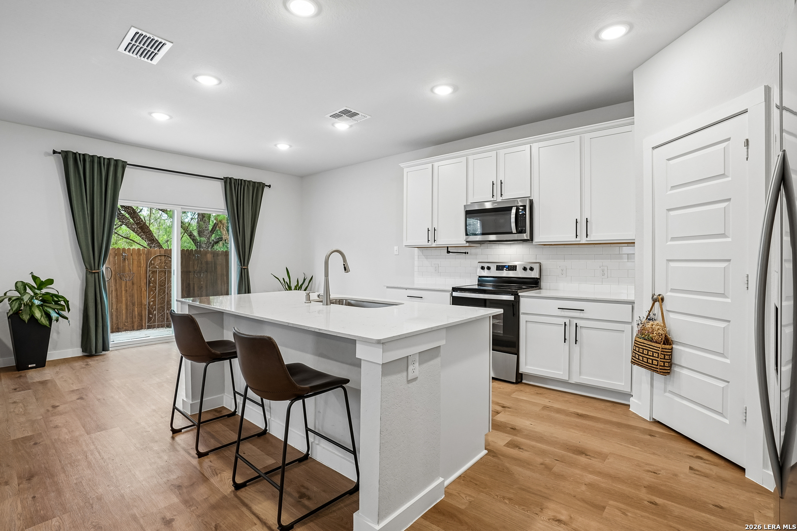 5935 W Hausman San Antonio TX 78249