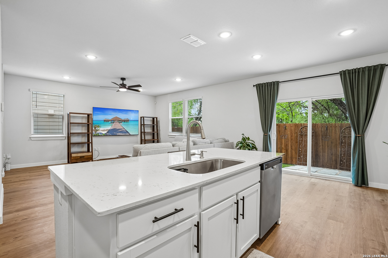 5935 W Hausman San Antonio TX 78249