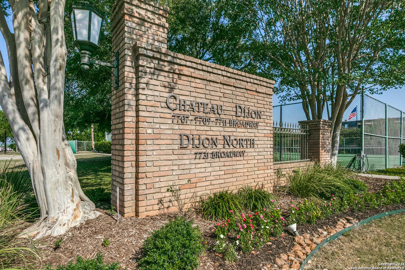 7711 Broadway San Antonio TX 78209