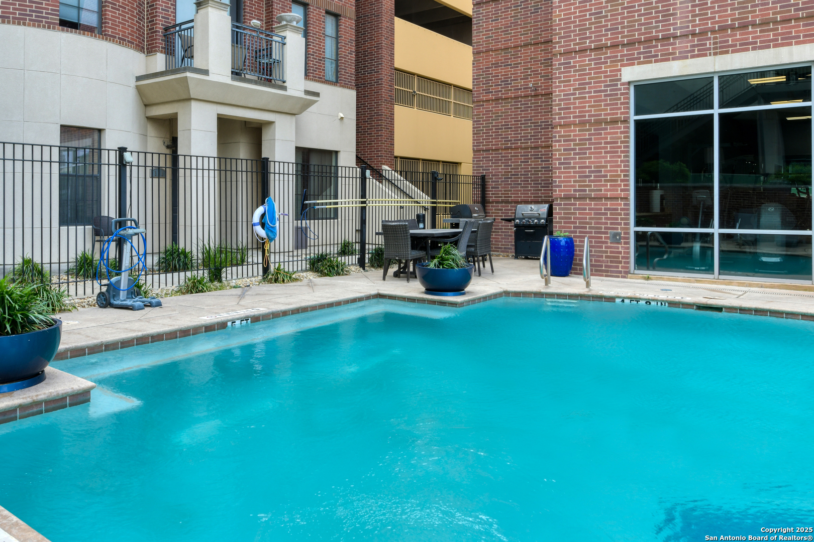 215 N Center Street San Antonio TX 78202