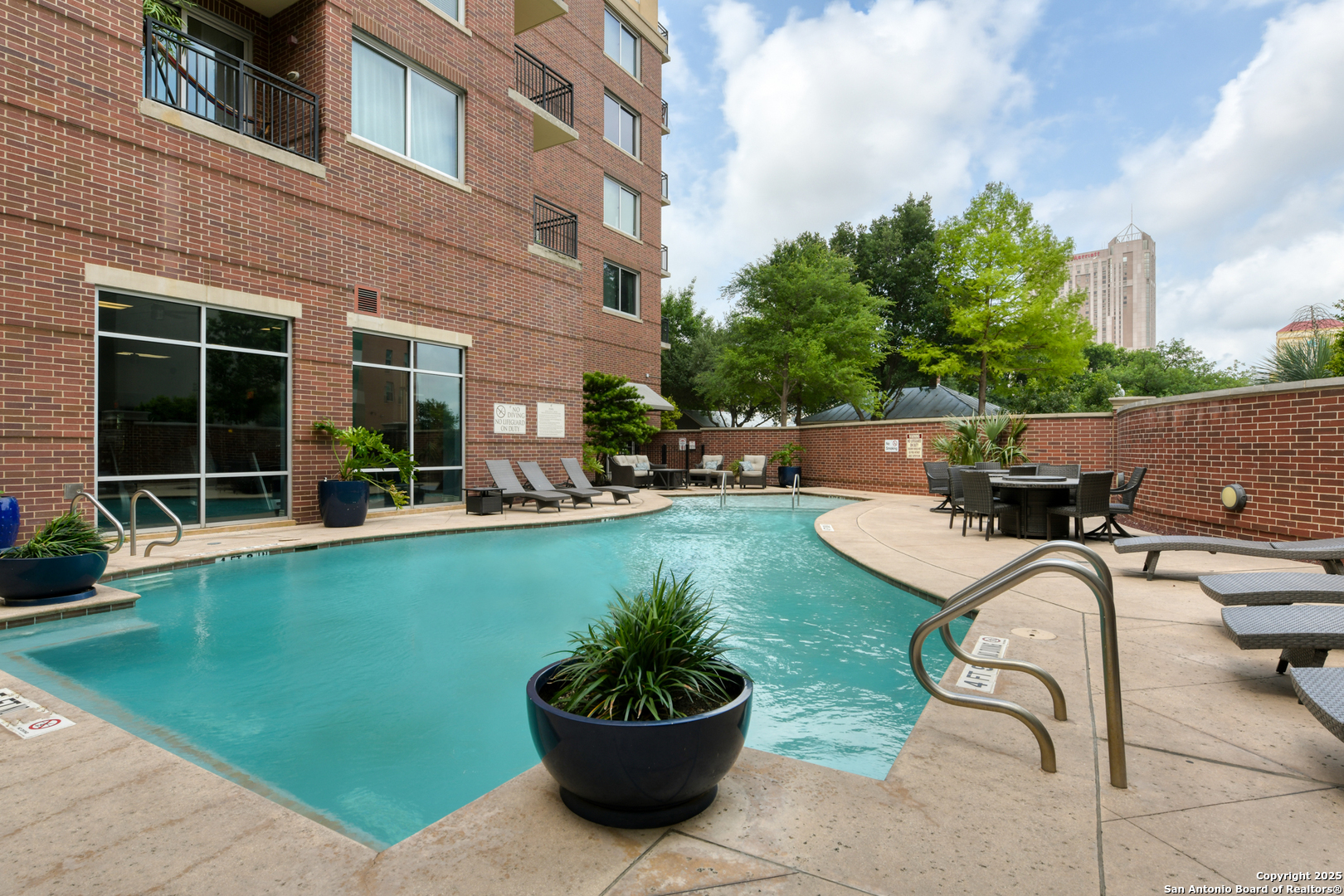 215 N Center Street San Antonio TX 78202