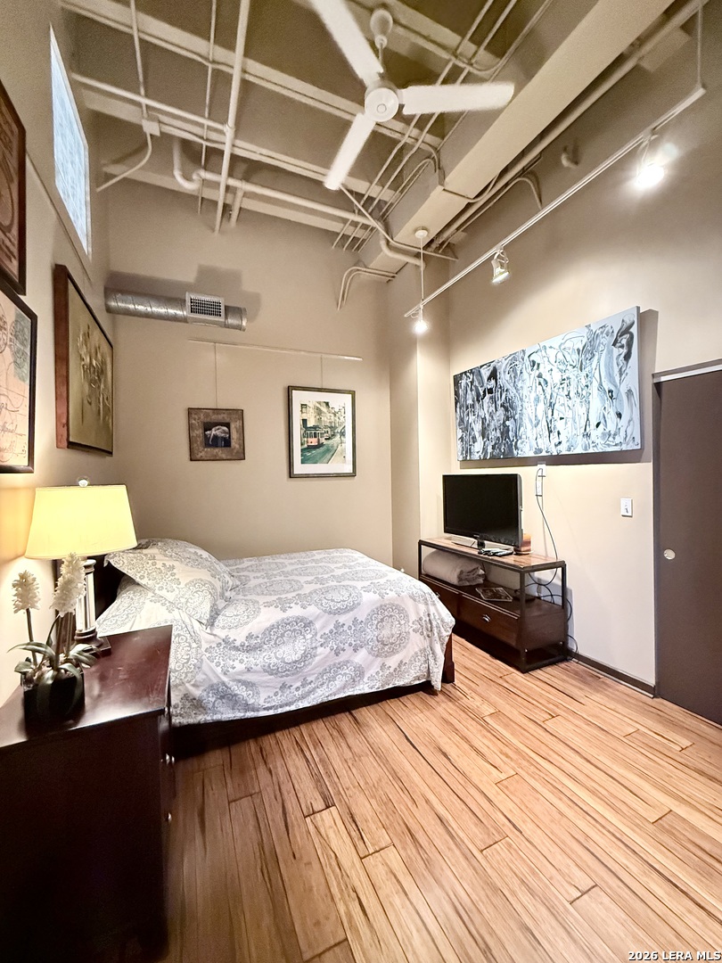 1339 S Flores San Antonio TX 78204