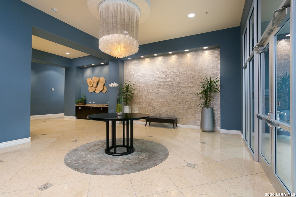 215 N Center San Antonio TX 78202