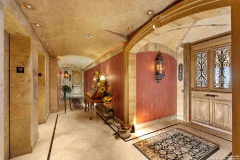 700 E Hildebrand San Antonio TX 78212