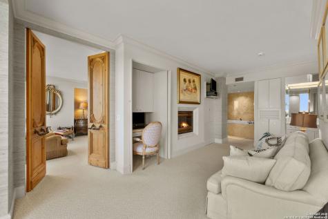 700 E Hildebrand San Antonio TX 78212