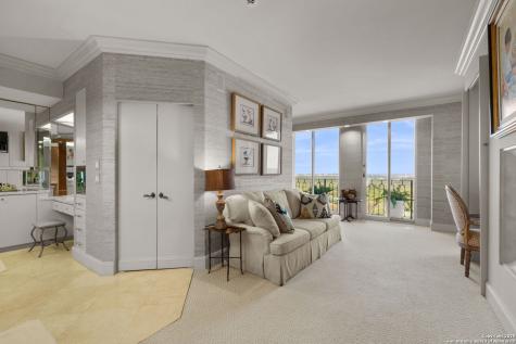 700 E Hildebrand San Antonio TX 78212