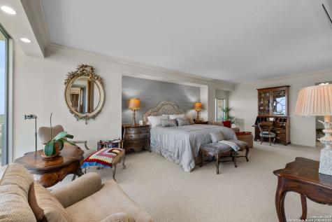 700 E Hildebrand San Antonio TX 78212