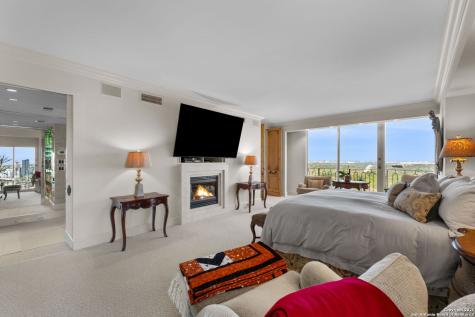 700 E Hildebrand San Antonio TX 78212