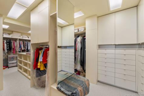 700 E Hildebrand San Antonio TX 78212