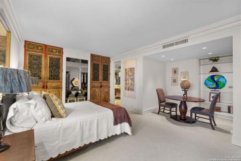 700 E Hildebrand San Antonio TX 78212