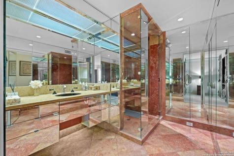 700 E Hildebrand San Antonio TX 78212