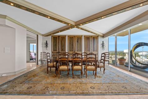 700 E Hildebrand San Antonio TX 78212