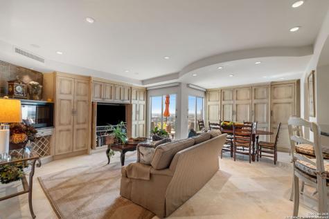 700 E Hildebrand San Antonio TX 78212