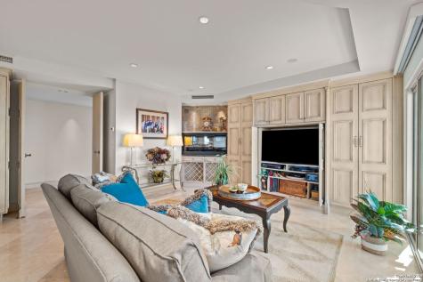 700 E Hildebrand San Antonio TX 78212