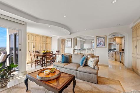 700 E Hildebrand San Antonio TX 78212