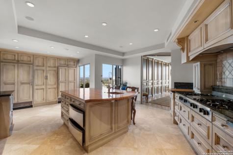 700 E Hildebrand San Antonio TX 78212