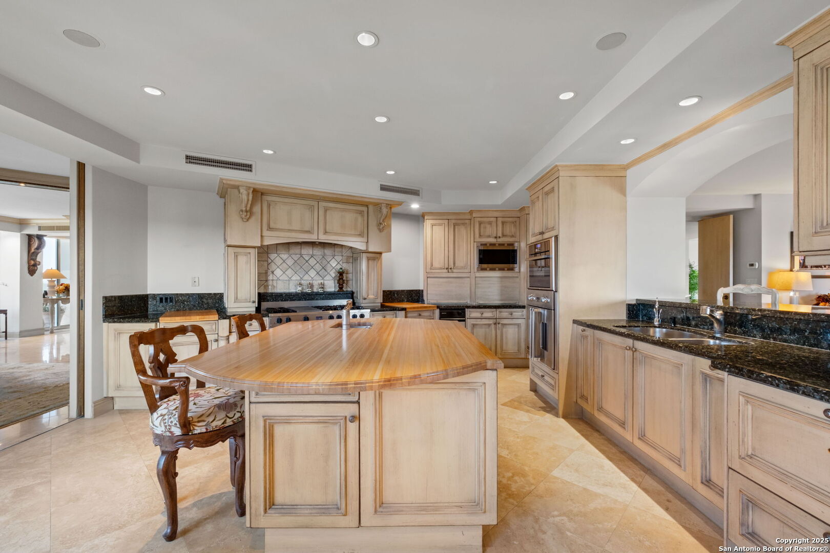 700 E Hildebrand San Antonio TX 78212