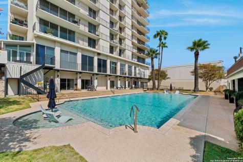 700 E Hildebrand San Antonio TX 78212