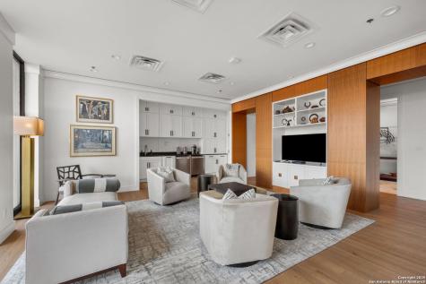 700 E Hildebrand San Antonio TX 78212