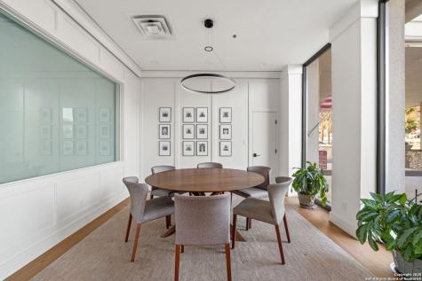 700 E Hildebrand San Antonio TX 78212