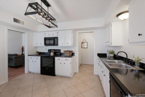 11303 Vance Jackson San Antonio TX 78230