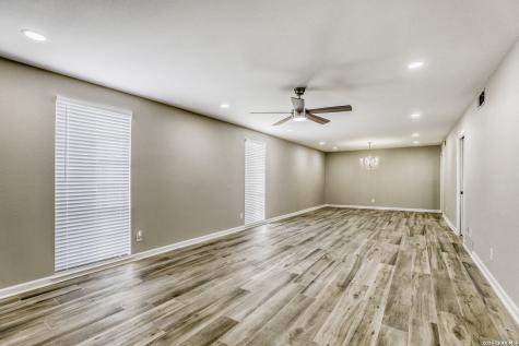 8033 N New Braunfels San Antonio TX 78209