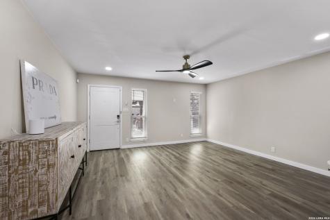 2718 Old Field San Antonio TX 78247