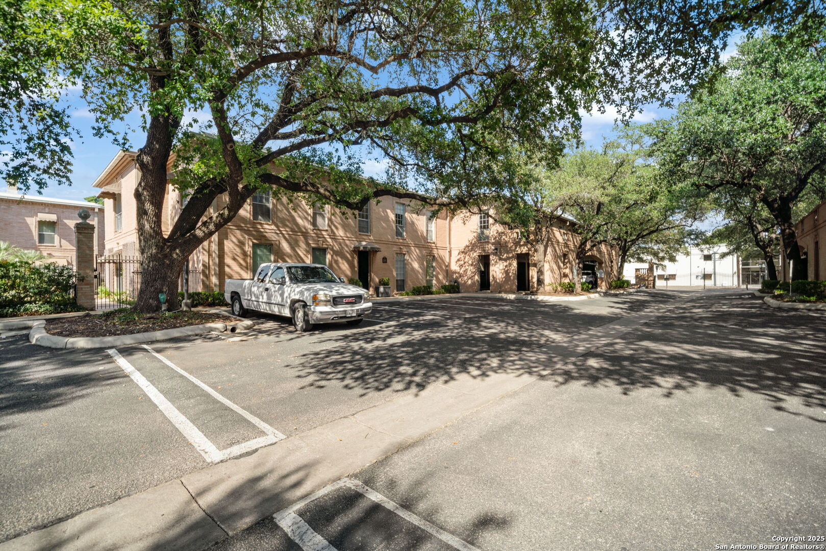7711 Broadway Street San Antonio TX 78209