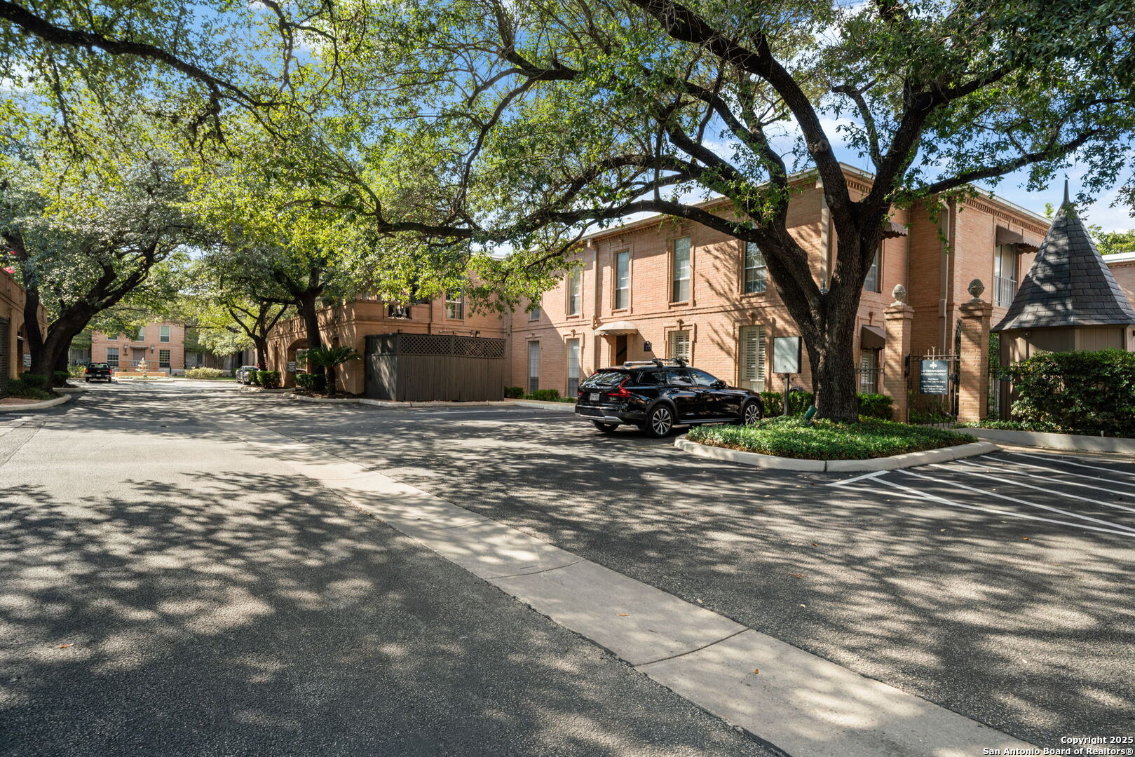 7711 Broadway Street San Antonio TX 78209