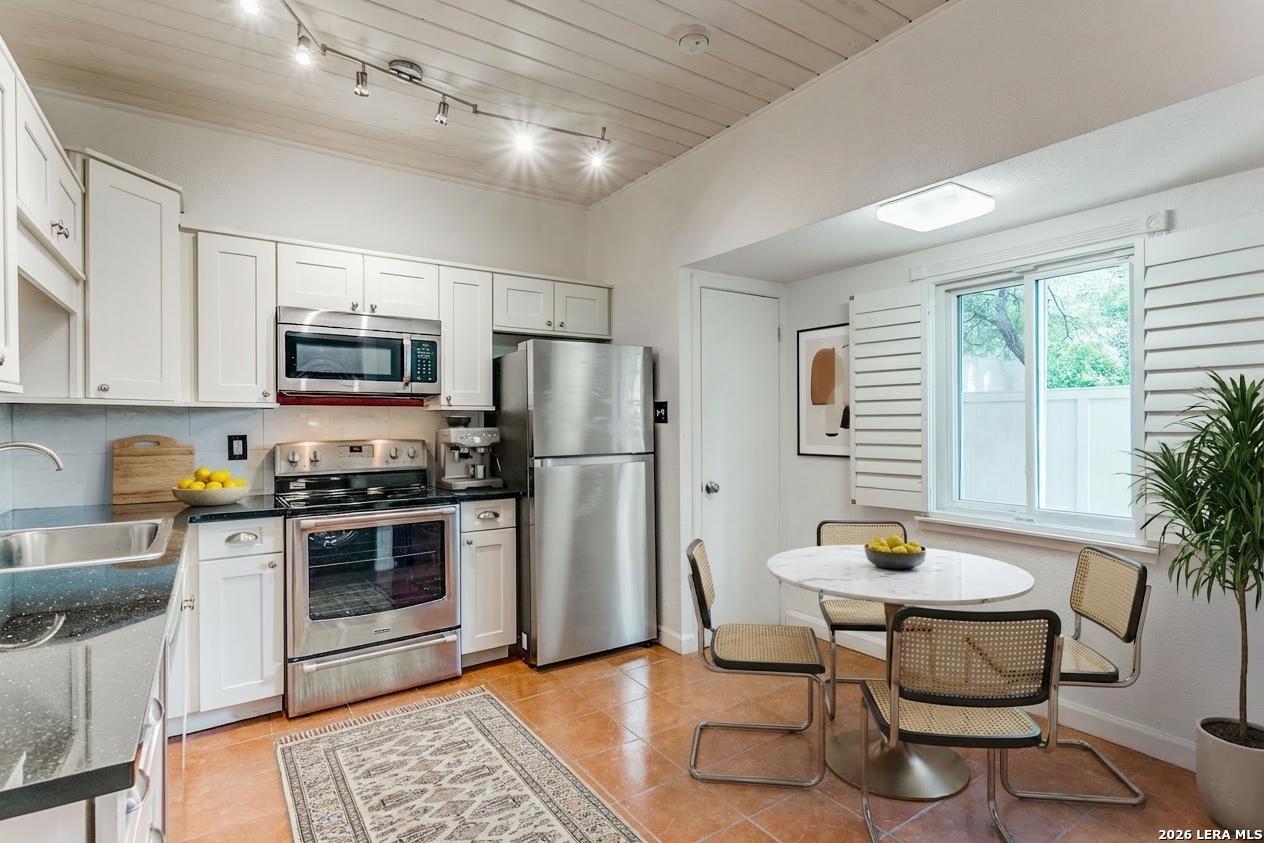 3102 Eisenhauer San Antonio TX 78209