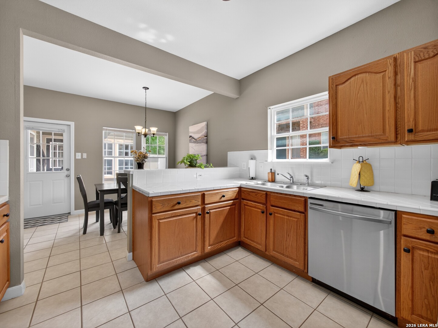 83 Chapel Hill Circle San Antonio TX 78240