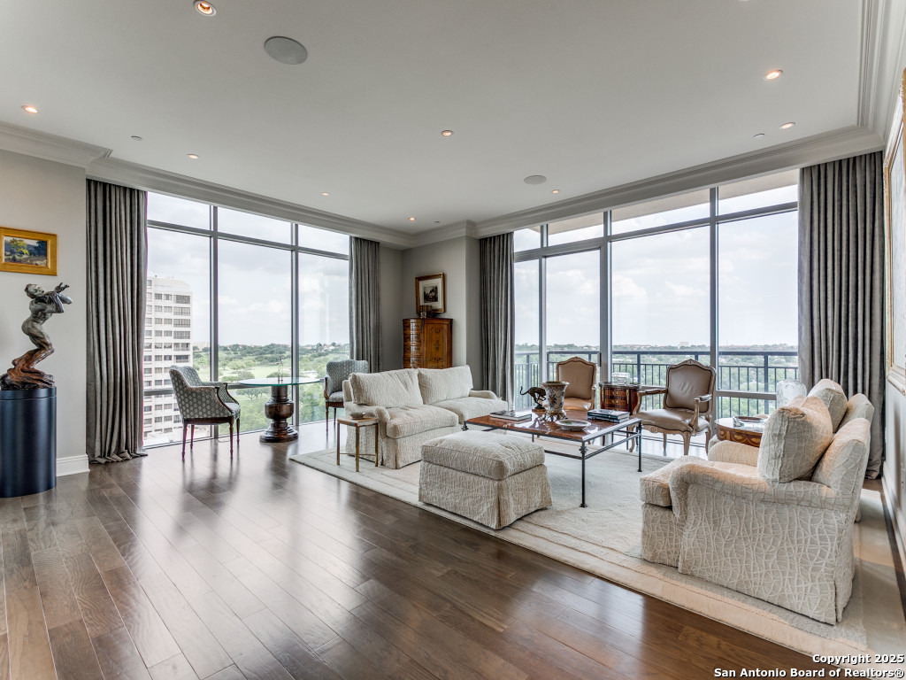 San Antonio TX, 4242 Broadway, Unit 1001