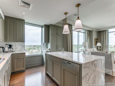 4242 Broadway San Antonio TX 78209