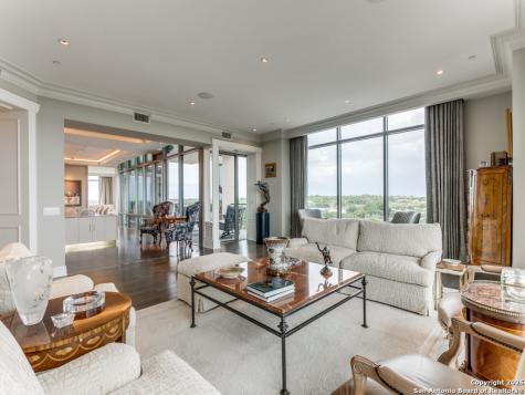 4242 Broadway San Antonio TX 78209